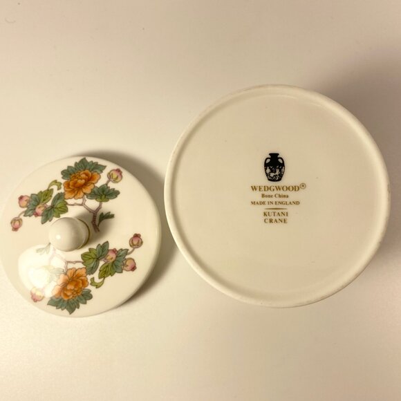 Set of 2 Wedgwood Kutani bird trumpet Vase & lidded jar - Picture 11 of 12